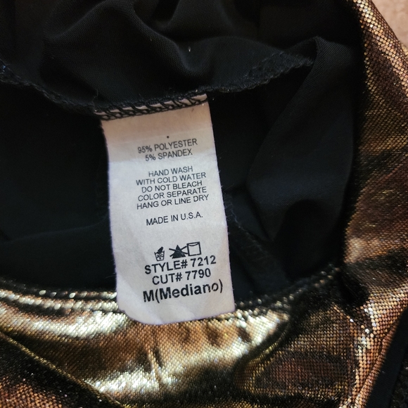 Off-The-Shoulder Golden Jumper - Picture 4 of 5